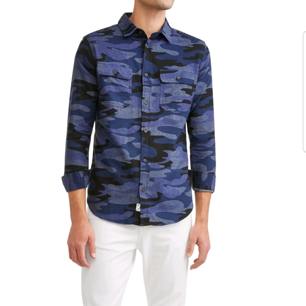 Como Man NWT Blue Camo Button Down